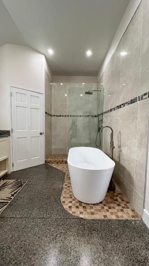 Stonetrail Villas Arnos Vale Esterno foto