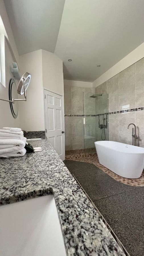 Stonetrail Villas Arnos Vale Esterno foto
