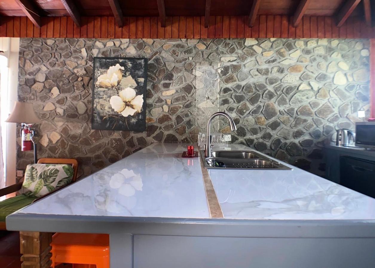 Stonetrail Villas Arnos Vale Esterno foto