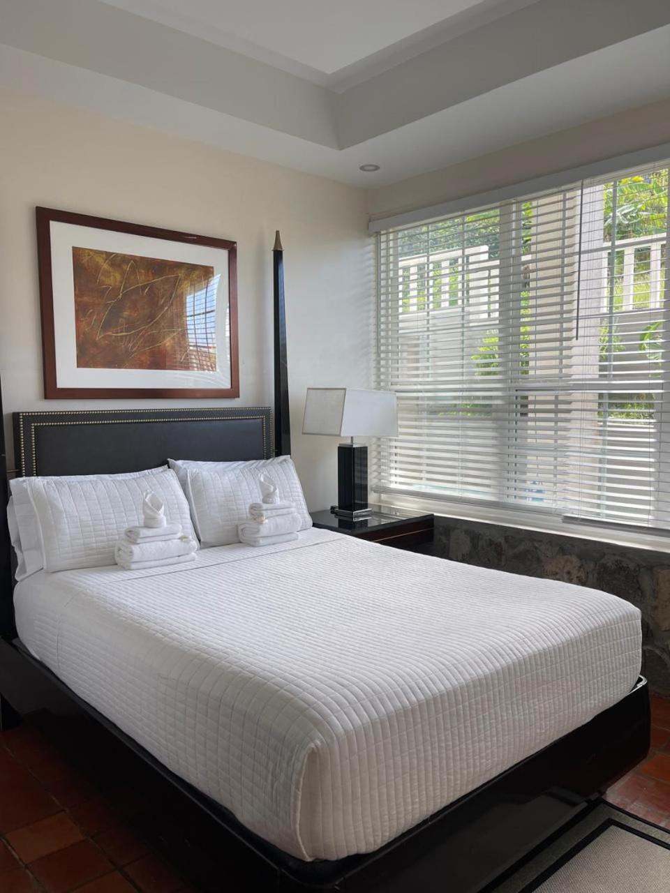 Stonetrail Villas Arnos Vale Esterno foto