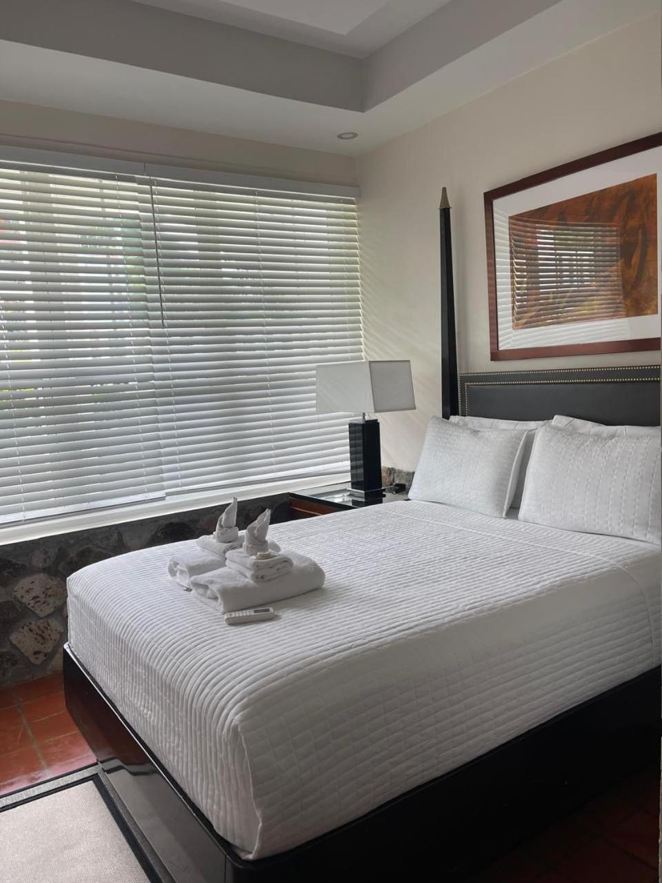 Stonetrail Villas Arnos Vale Esterno foto